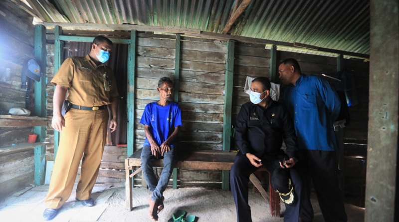 Rafiq Janji Rehab Rumah Warga Payamanggis nyaris Roboh