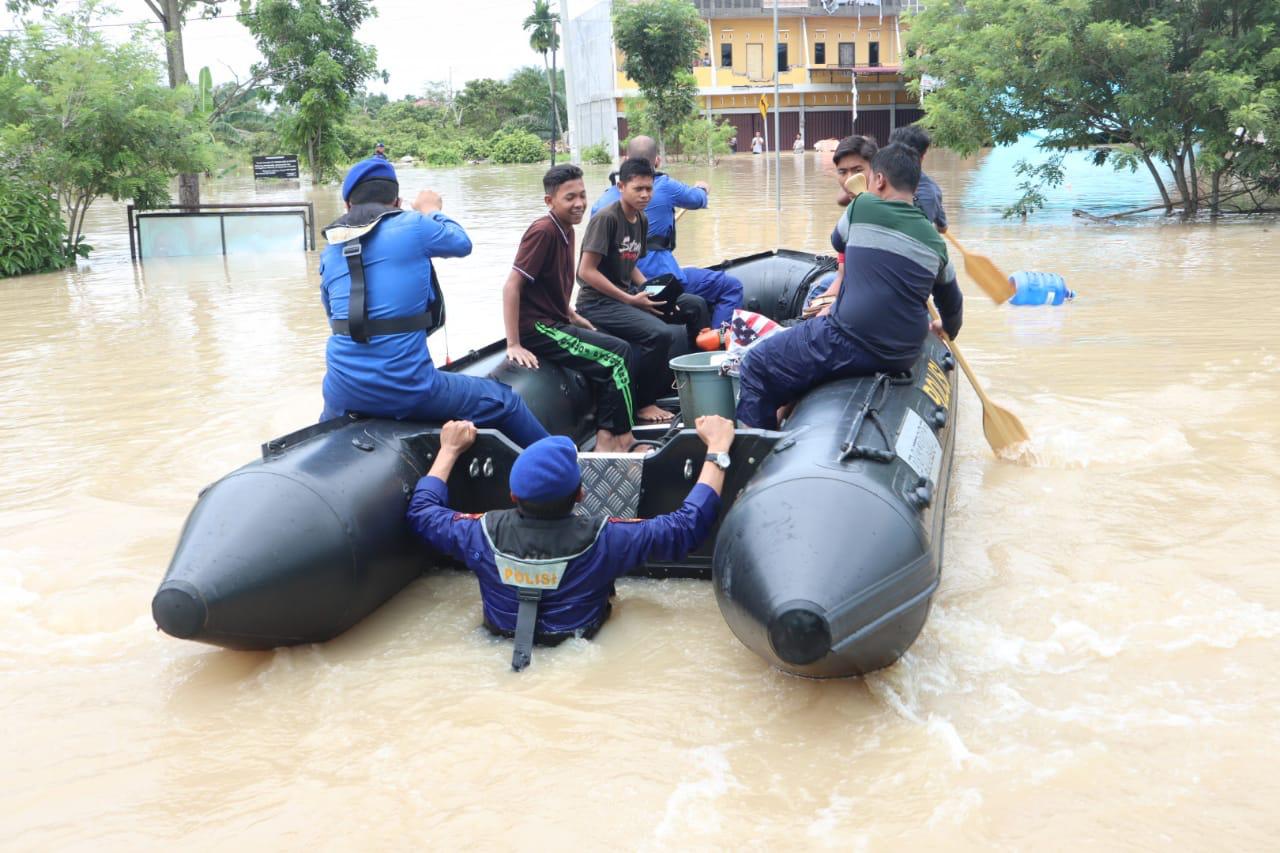 Ditpolair Polda Riau Turunkan Tim Evakuasi Warga Terdampak Banjir