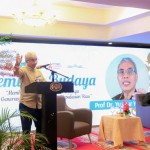 Budayawan Riau Yusmar Yusuf Kembangkan Nilai Budaya Melayu di Batam