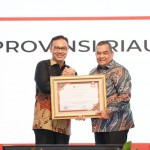 Riau Terima Penghargaan Terbaik Nasional Grand Design Pembangunan Kependudukan