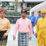 Rudi Berpakaian Melayu Pimpin Upacara Peringatan Hari Jadi ke-21 Provinsi Kepri